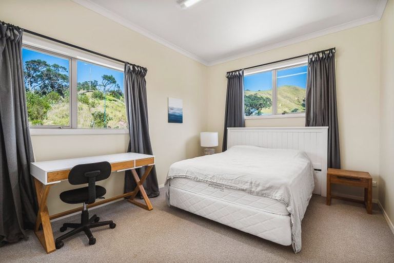 Photo of property in 15 Motutara Road, Oakura, Hikurangi, 0184