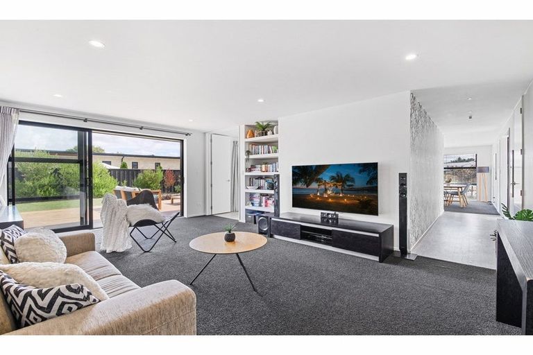 Photo of property in 21 Awa Place, Rangiora, 7400