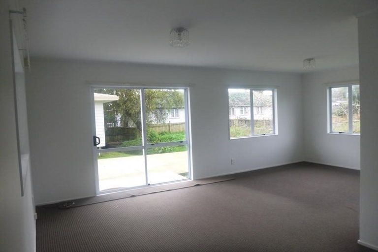 Photo of property in 2/30 Forest Hill Road, Henderson, Auckland, 0612