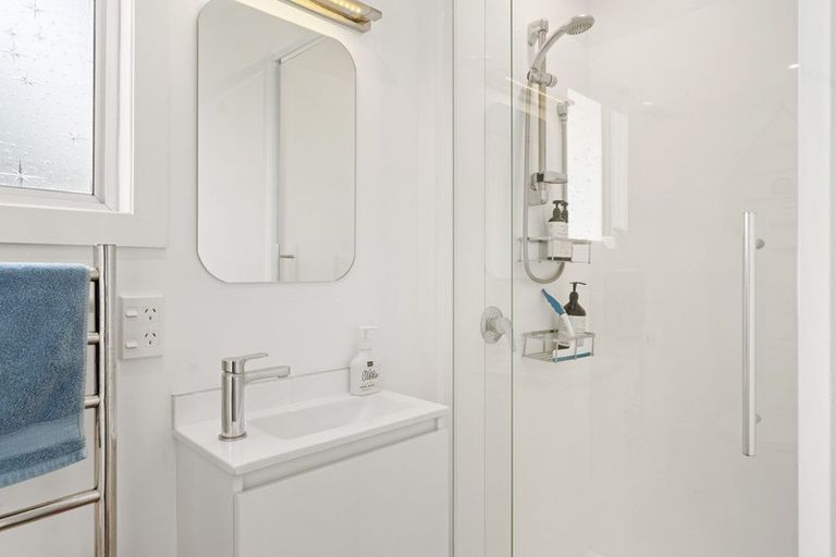 Photo of property in 16 Mcdonnell Street, Omokoroa, 3114