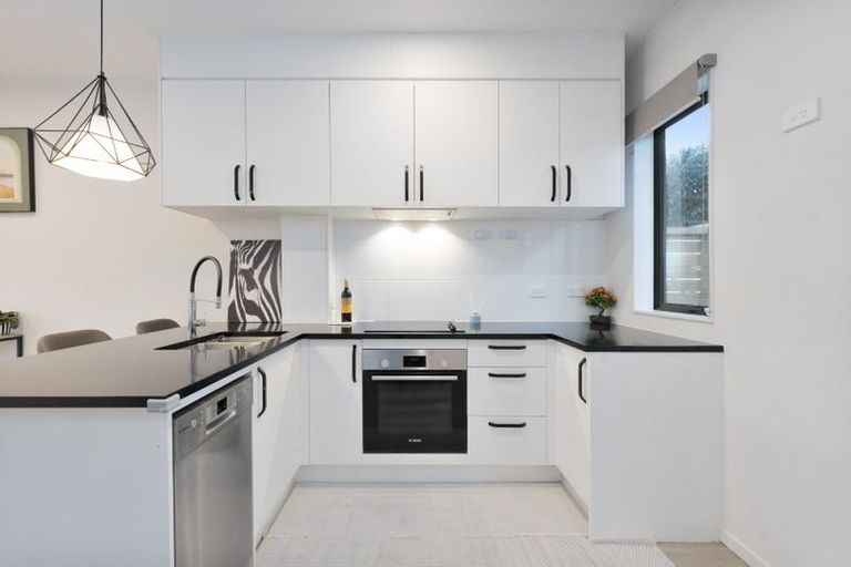 Photo of property in 2/46 Te Kanawa Crescent, Henderson, Auckland, 0610