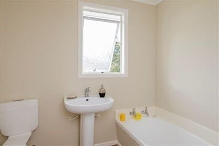 Photo of property in 6 Kaitawa Street, Waikanae Beach, Waikanae, 5036