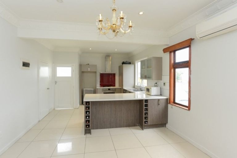 Photo of property in 810 Saint Aubyn Street West, Saint Leonards, Hastings, 4120