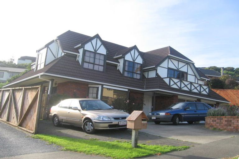 Photo of property in 21 Kinnel Grove, Papakowhai, Porirua, 5024