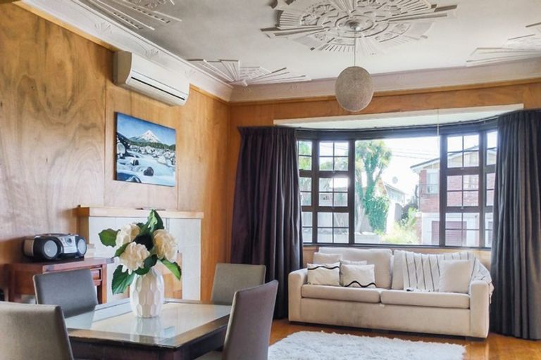 Photo of property in 100 Buller Street, New Plymouth, 4312