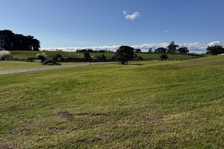 Photo of property in 17 Goble Road, Clarks Beach, 2679