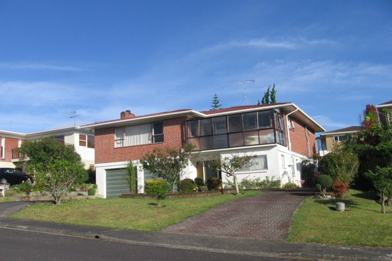 Photo of property in 12 Welland Place, Hillcrest, Auckland, 0627