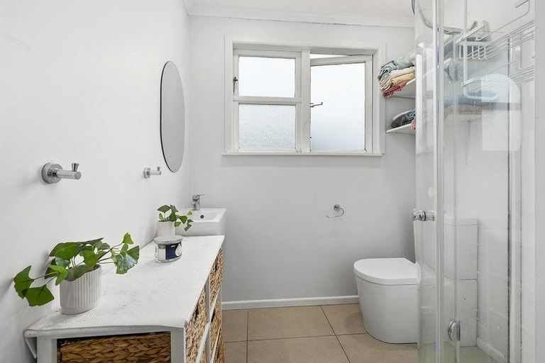 Photo of property in 1 Morere Street, Titahi Bay, Porirua, 5022