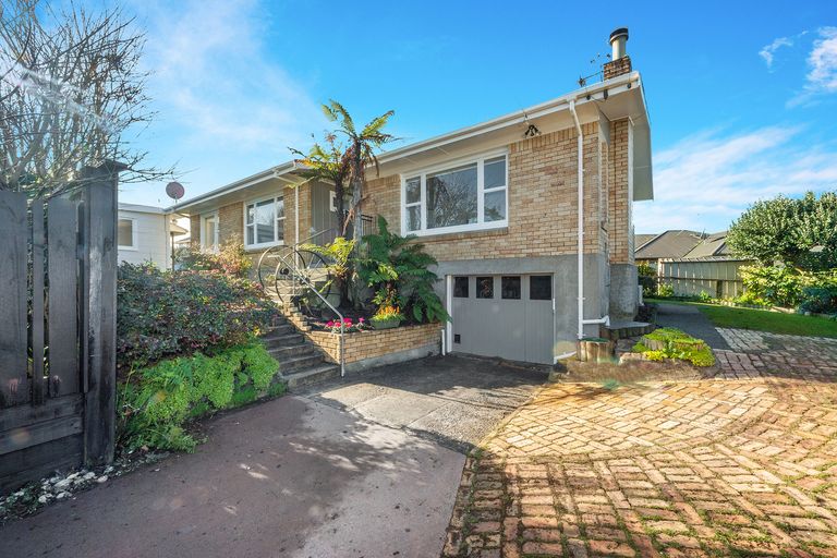 Photo of property in 25 Young Street, Morrinsville, 3300