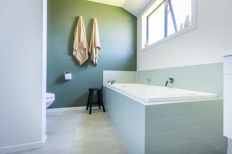 Photo of property in 14 Teal Place, Lake Hawea, Wanaka, 9382