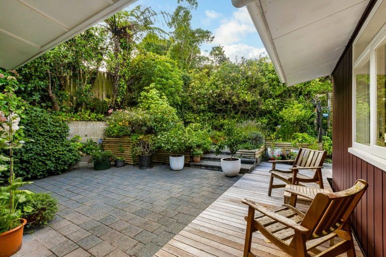 Photo of property in 5 Christina Grove, Normandale, Lower Hutt, 5010