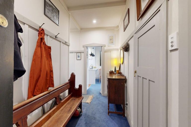 Photo of property in 55 Palliser Road, Roseneath, Wellington, 6011