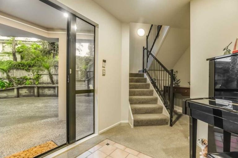 Photo of property in 2/27 Commodore Parry Road, Castor Bay, Auckland, 0620