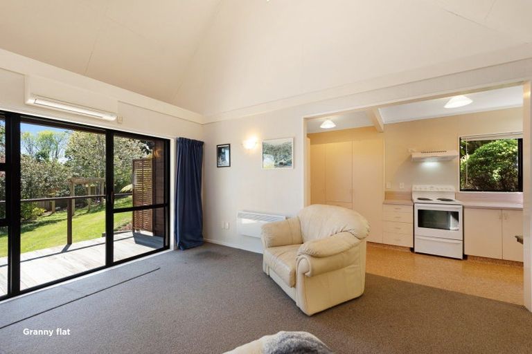 Photo of property in 5 Hira Street, Waikanae, 5036