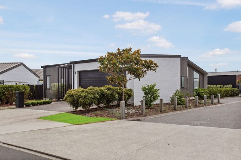 Photo of property in 11 Parachute Crescent, Papakura, 2110
