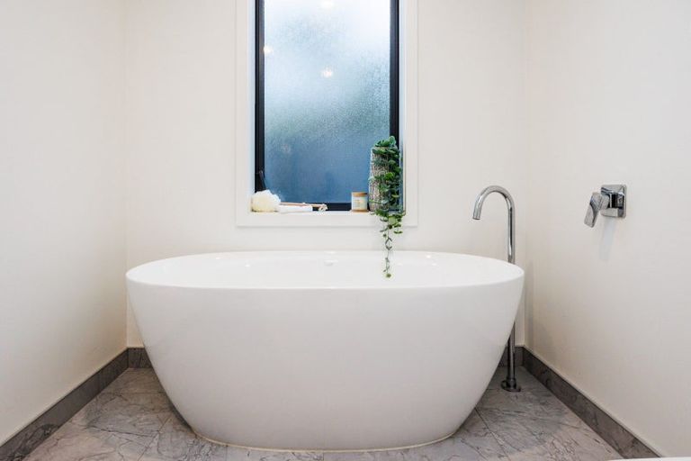 Photo of property in 18a East Street, Terrace End, Palmerston North, 4410