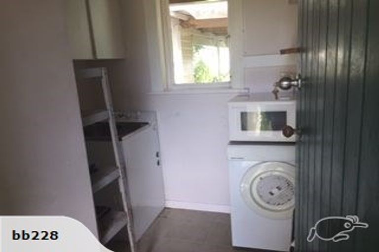 Photo of property in 39 Queen Street, Northcote Point, Auckland, 0627