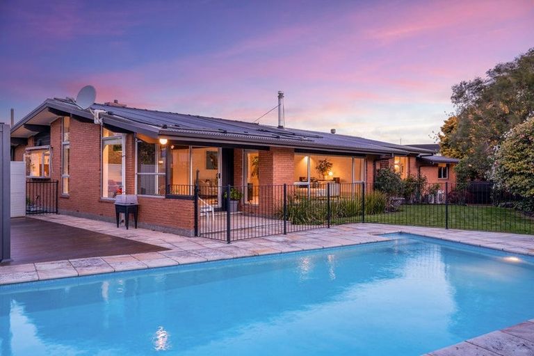 Photo of property in 6 Rutherglen Avenue, Ilam, Christchurch, 8041