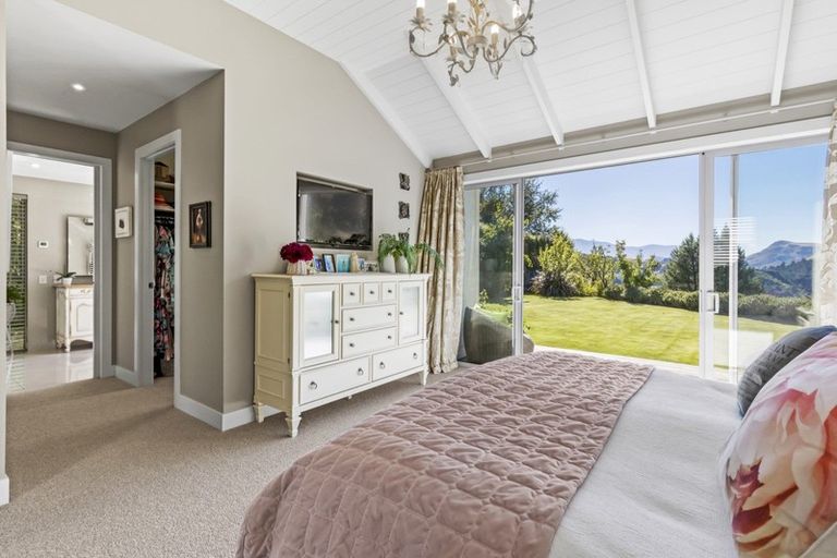 Photo of property in 32 Amber Close, Arthurs Point, Queenstown, 9371