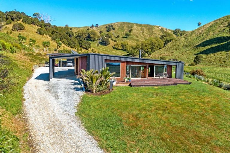 Photo of property in 1266 Wharerata Road, Muriwai, Gisborne, 4072