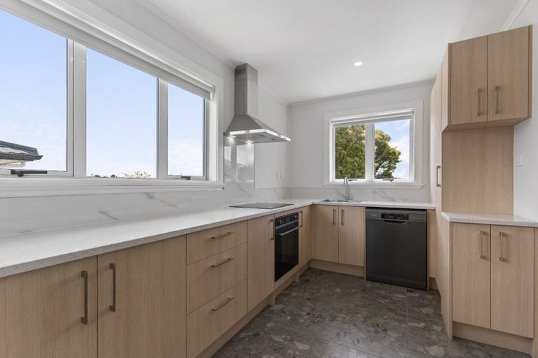 Photo of property in 5 Blease Street, New Lynn, Auckland, 0600