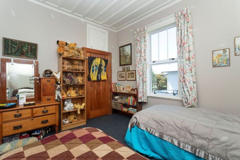 Photo of property in 21 Chamberlain Street, Dannevirke, 4930
