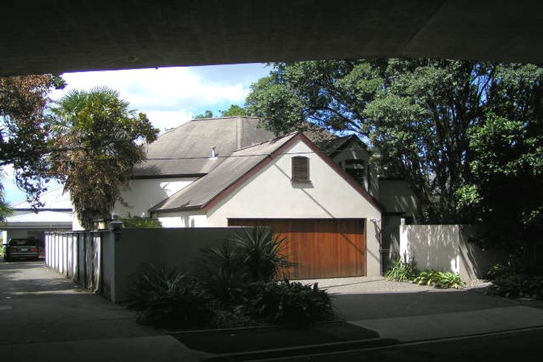 Photo of property in 5a Princes Street, Northcote Point, Auckland, 0627