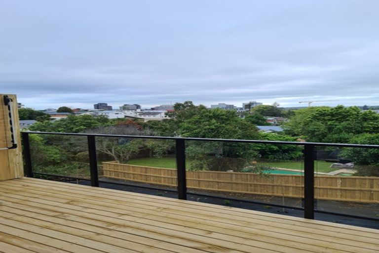 Photo of property in 8/14 Ruakiwi Road, Hamilton Lake, Hamilton, 3204