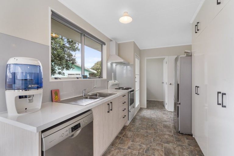 Photo of property in 14 Adkin Avenue, Levin, 5510