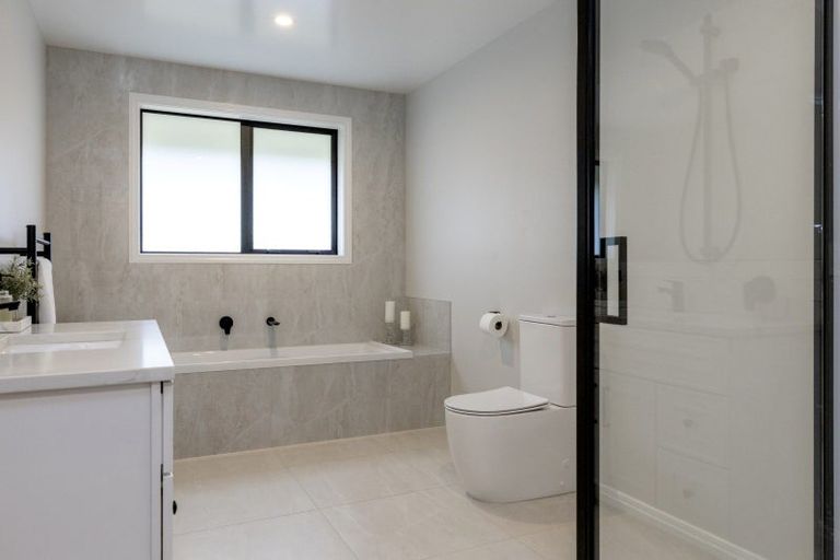 Photo of property in 40 King Road, Kinloch, Taupo, 3385