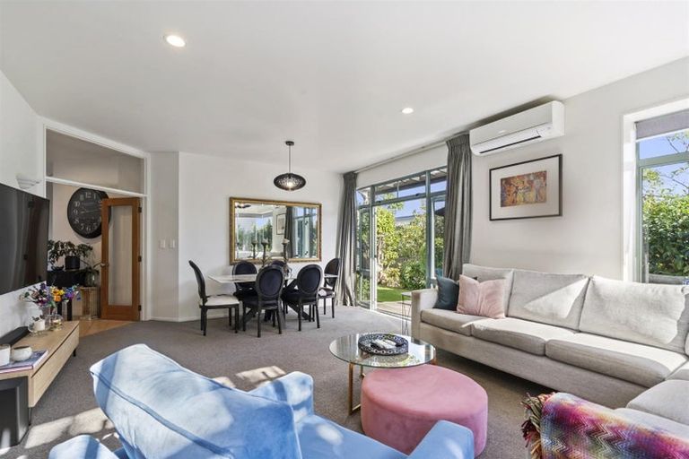 Photo of property in 2/110 Aberdeen Road, Campbells Bay, Auckland, 0620