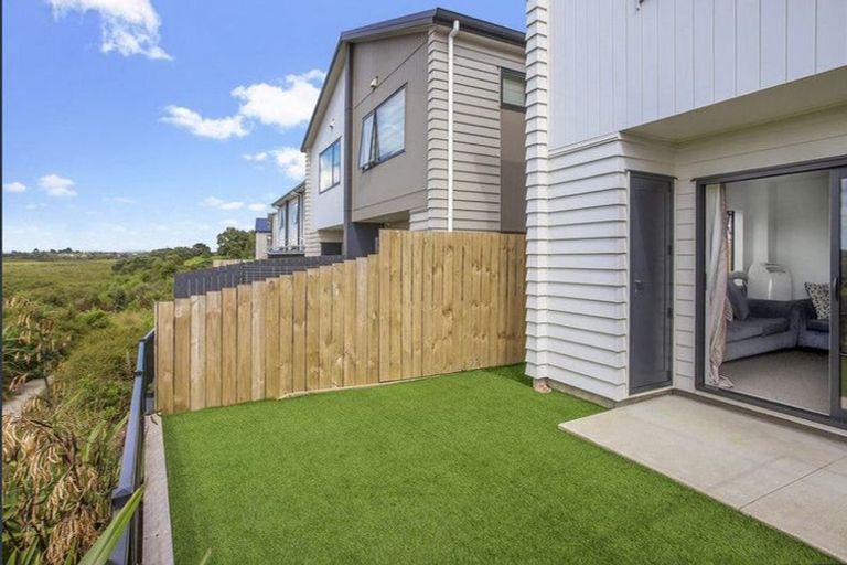 Photo of property in 38 Matawhanga Drive, Wattle Downs, Auckland, 2103