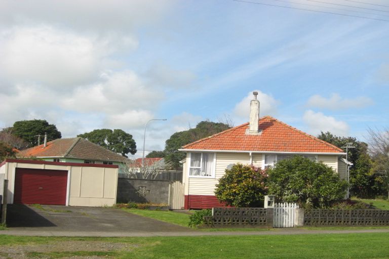 Photo of property in 30 Richmond Street, Waitara, 4320