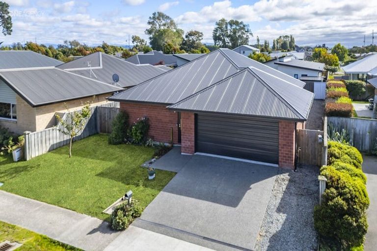 Photo of property in 10 Manuka Street, Pegasus, 7612