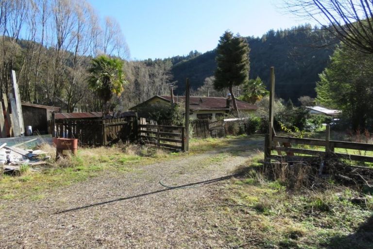Photo of property in 58 Trennery Street, Blacks Point, Reefton, 7830