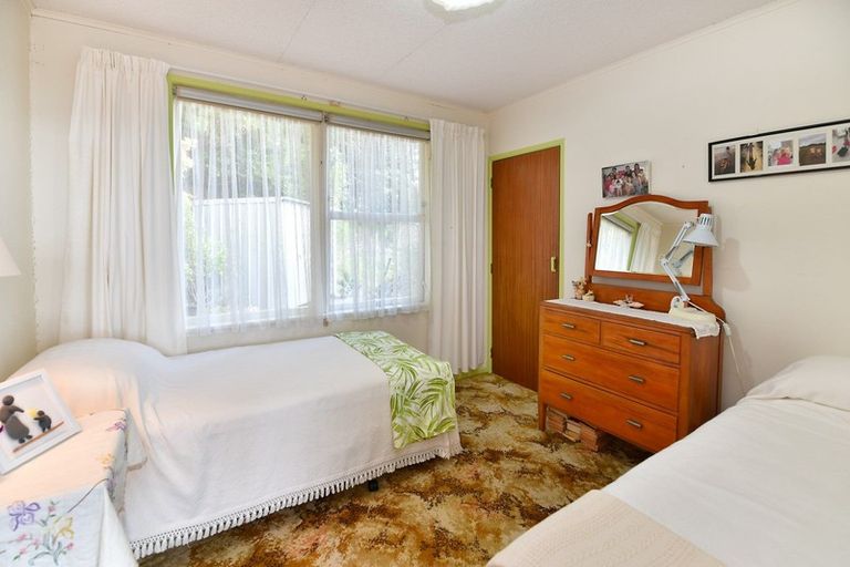 Photo of property in 236 Whangaparaoa Road, Red Beach, 0932