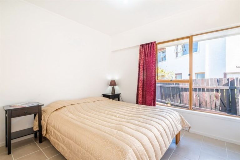 Photo of property in 14 Calman Place, Chatswood, Auckland, 0626