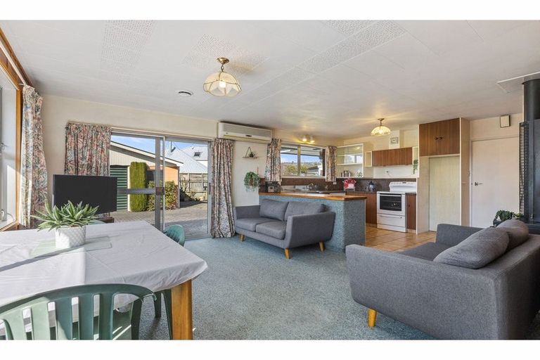 Photo of property in 12a Gamblins Road, Saint Martins, Christchurch, 8022