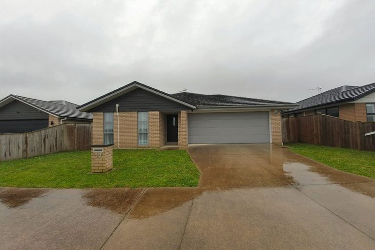 Photo of property in 12 Maxwell Road, Pukekohe, 2120