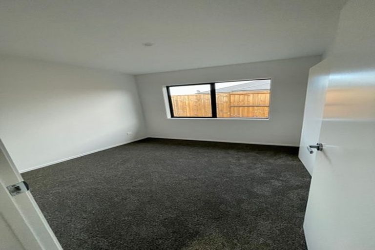 Photo of property in 12 Olney Court, One Tree Point, 0118