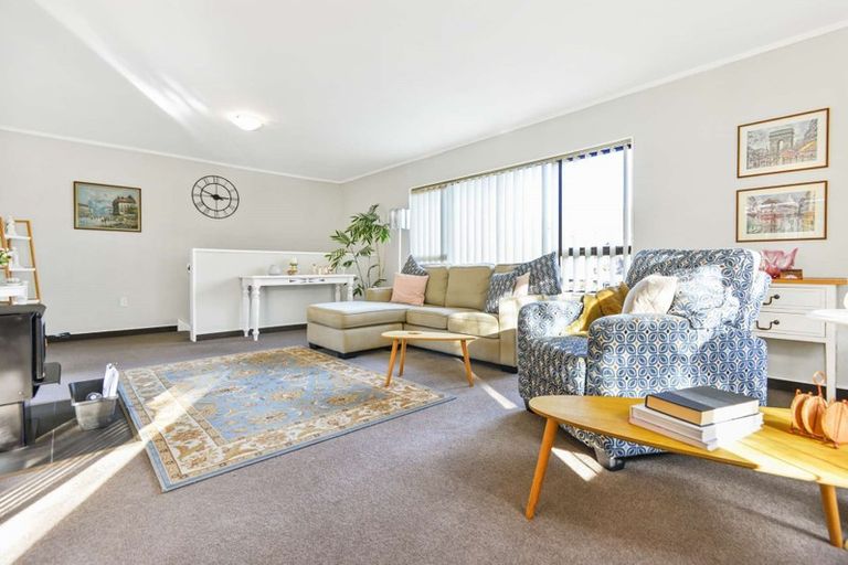 Photo of property in 109 James Cook Street, Havelock North, 4130