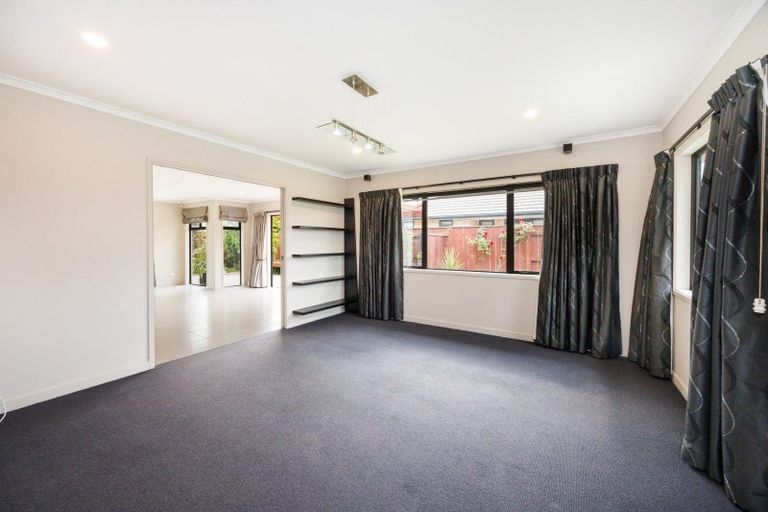 Photo of property in 35 Pegasus Place, Kelvin Grove, Palmerston North, 4414