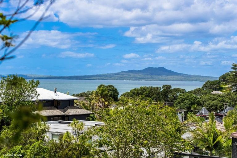 Photo of property in 9a View Road, Glenfield, Auckland, 0627