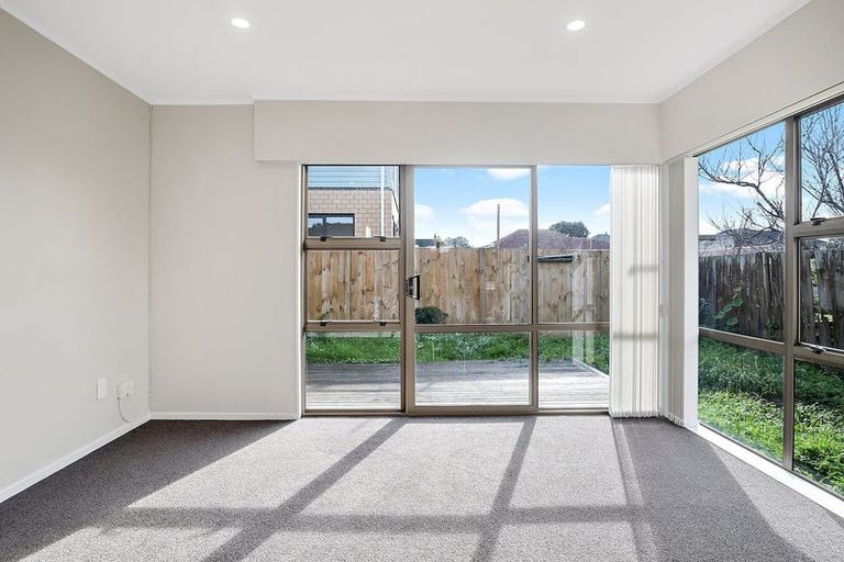 Photo of property in 4/9 Allen Avenue, Papatoetoe, Auckland, 2025