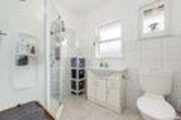 Photo of property in 2/771 Beach Road, Browns Bay, Auckland, 0630