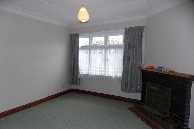 Photo of property in 5 Clausen Street, Takaro, Palmerston North, 4412