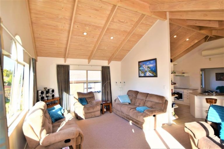 Photo of property in 28 Maurice Borich Place, Henderson, Auckland, 0610