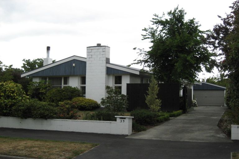 Photo of property in 39 Whitby Street, Burnside, Christchurch, 8053