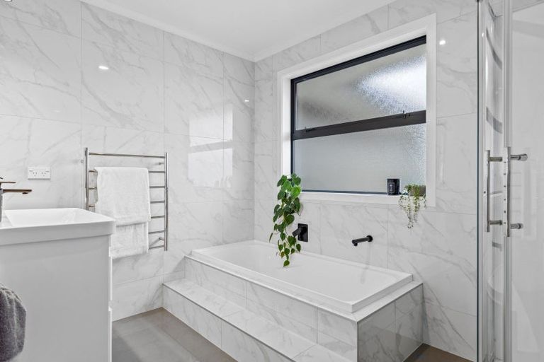 Photo of property in 28 Landsborough Drive, Darfield, 7571