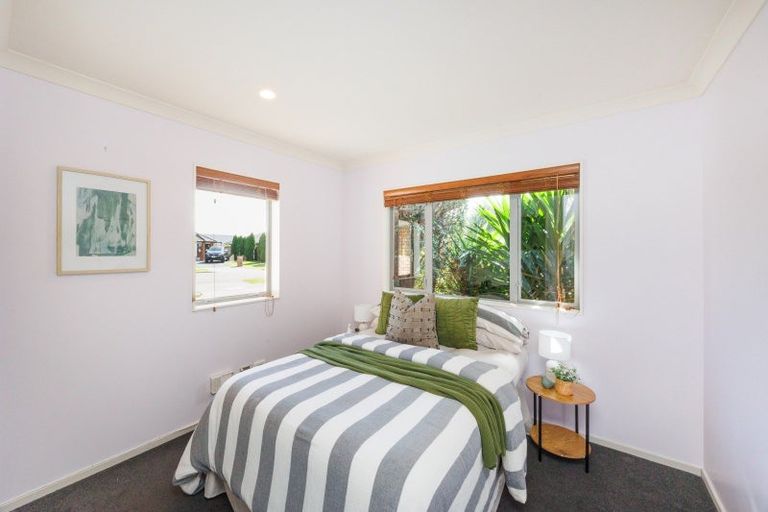 Photo of property in 51 Tennyson Avenue, Kelvin Grove, Palmerston North, 4414